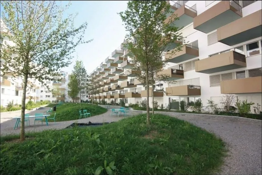 Appartement moderne 3.5 pièces à Dübendorf (Hochbord) Norme Minergie, 2 balcons, 2 caves & place de parking