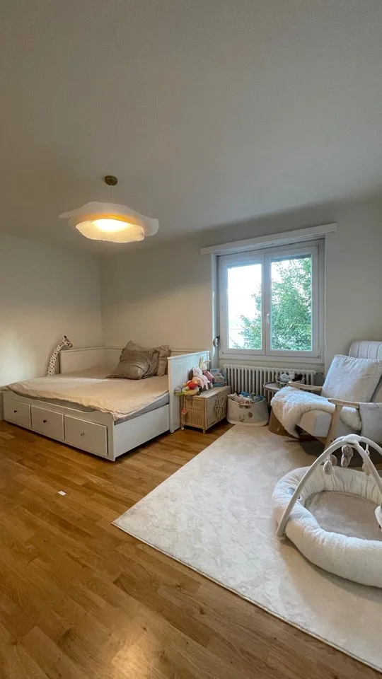 Appartement lumineux 4.5 pièces avec 127 m² & jardin d'hiver à Horgen