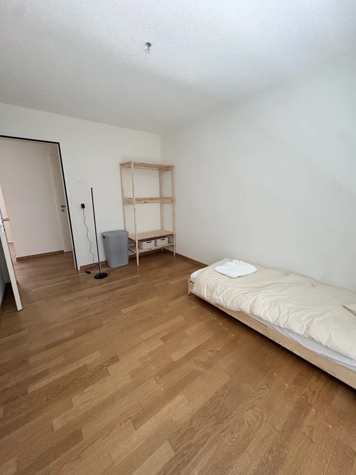 Room for rent in shared apartment (furnished)