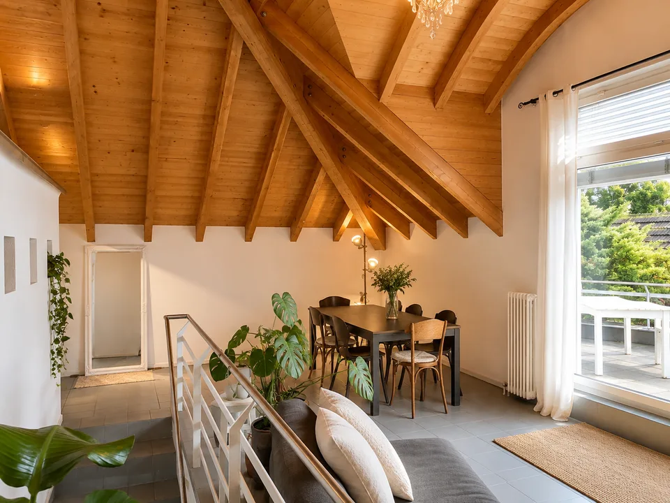Charmante 4.5-Zimmer-Maisonettewohnung mit Balkon und Bergblick in Altdorf