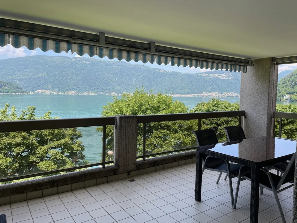 !! APP. CON DUE TERRAZZE DIRETTAMENTE AL LAGO !!