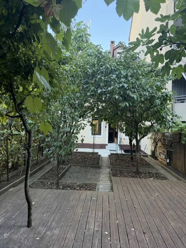 6-Zimmer-Stadthaus mit eigenem Garten