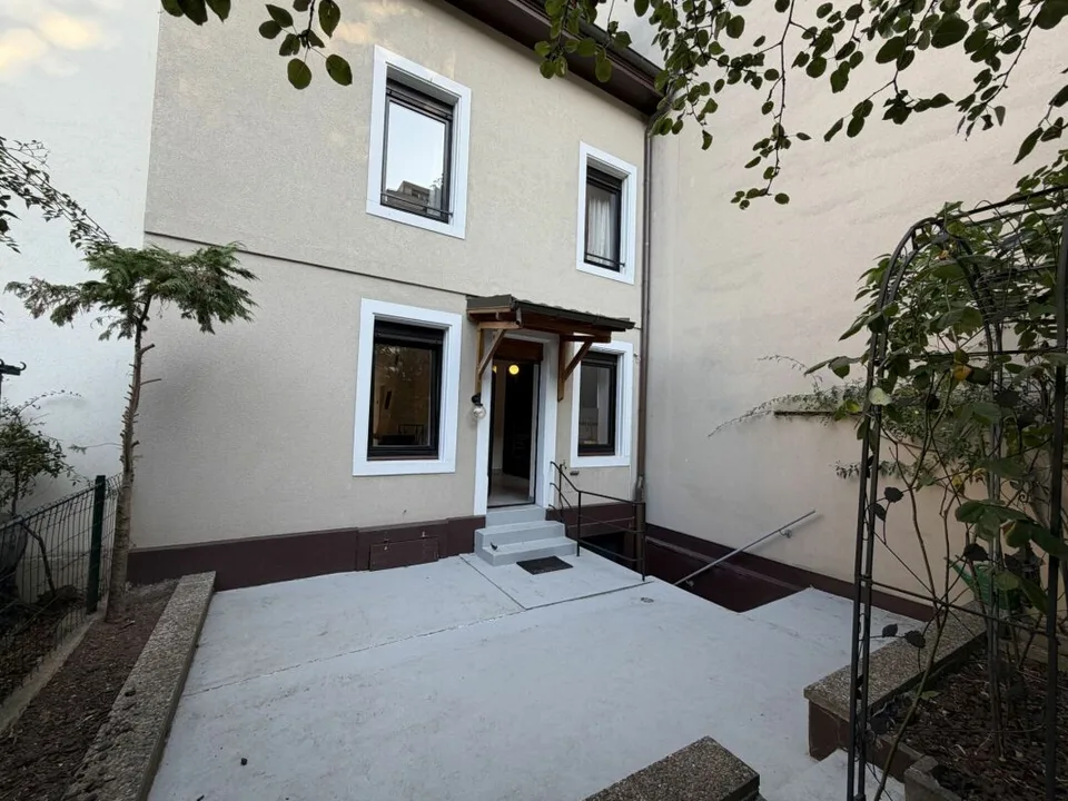 6-Zimmer-Stadthaus mit eigenem Garten