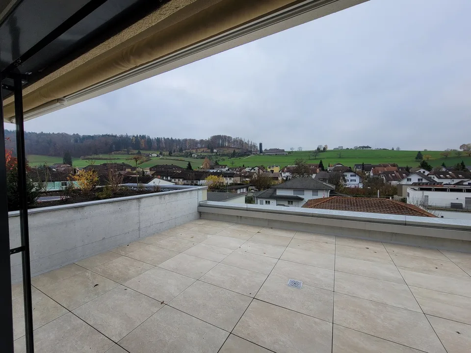 Attractive 3.5-room attic apartment with high-quality construction and dreamy south-west view