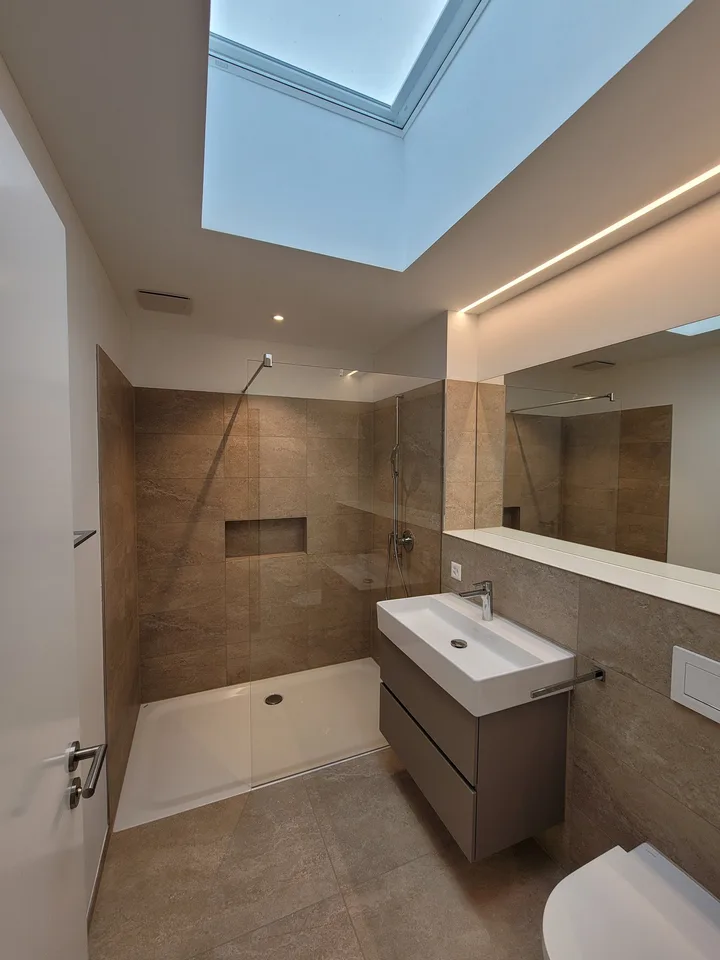 Attractive 3.5-room attic apartment with high-quality construction and dreamy south-west view