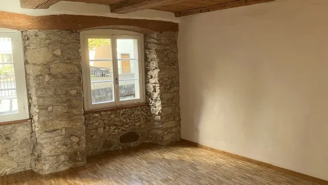 Charming 2-room apartment in historic building Olten city center