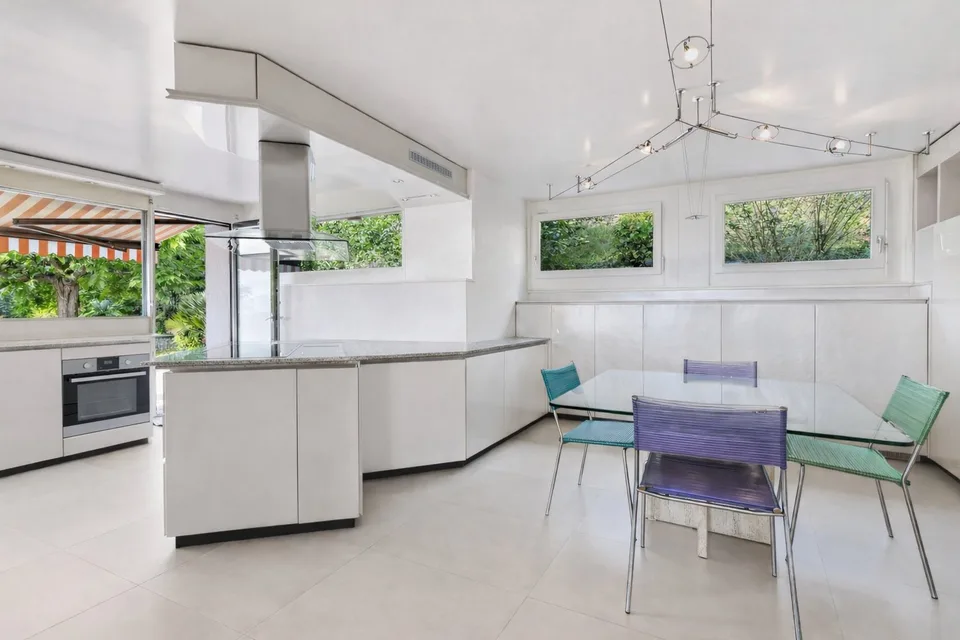 Detached house with panoramic view