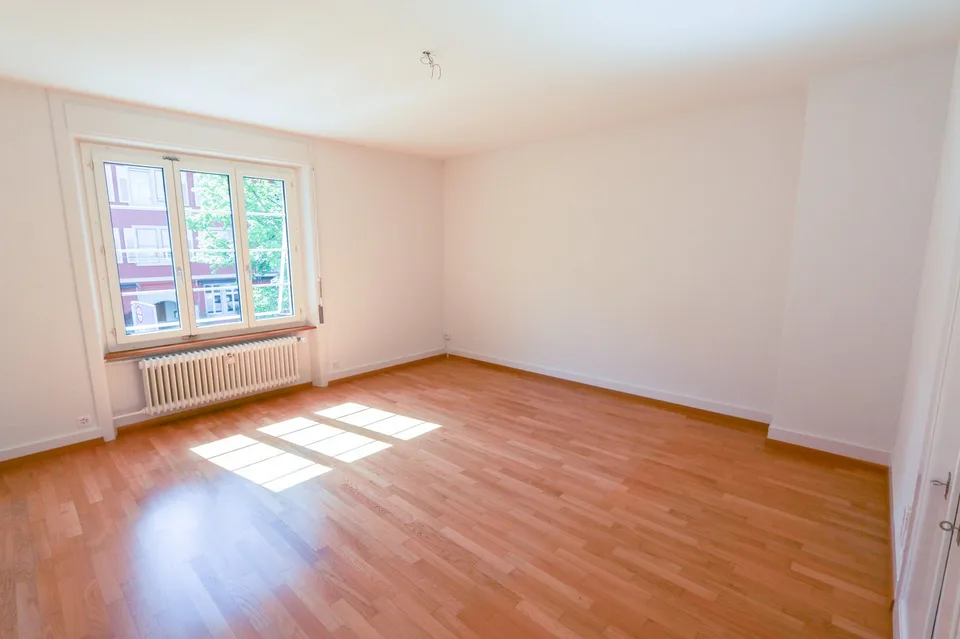 Bright 3-room apartment with balcony on Monbijoustrasse in Bern