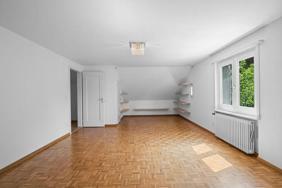 Casa unifamiliare di 6,5 locali in una posizione familiare con grande giardino