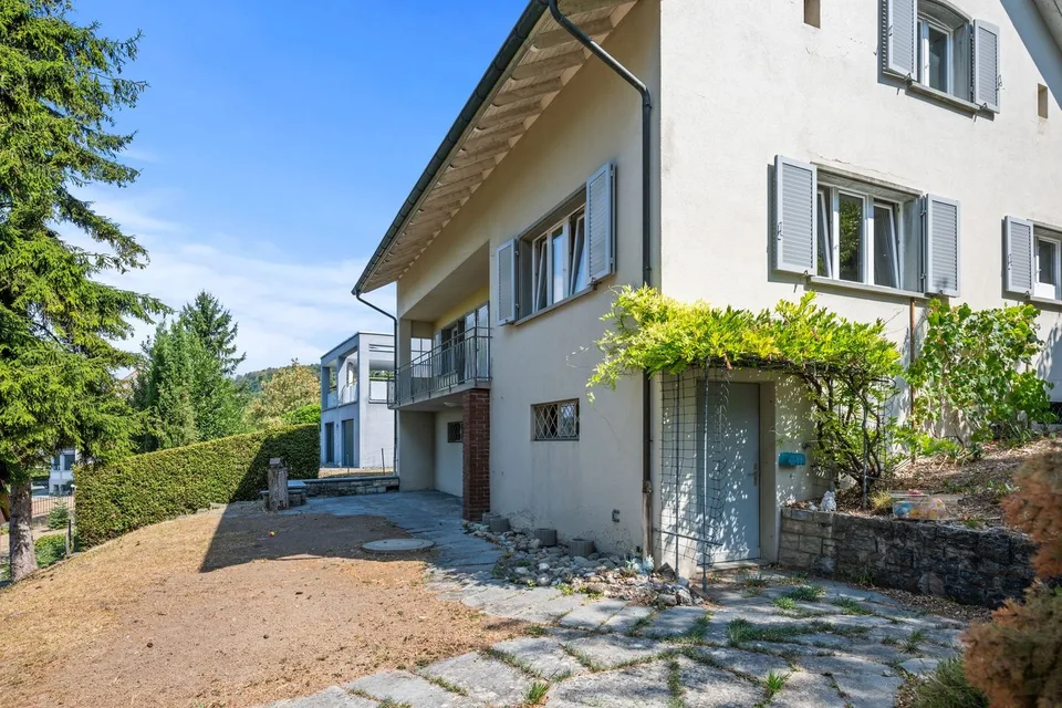 Casa unifamiliare di 6,5 locali in una posizione familiare con grande giardino