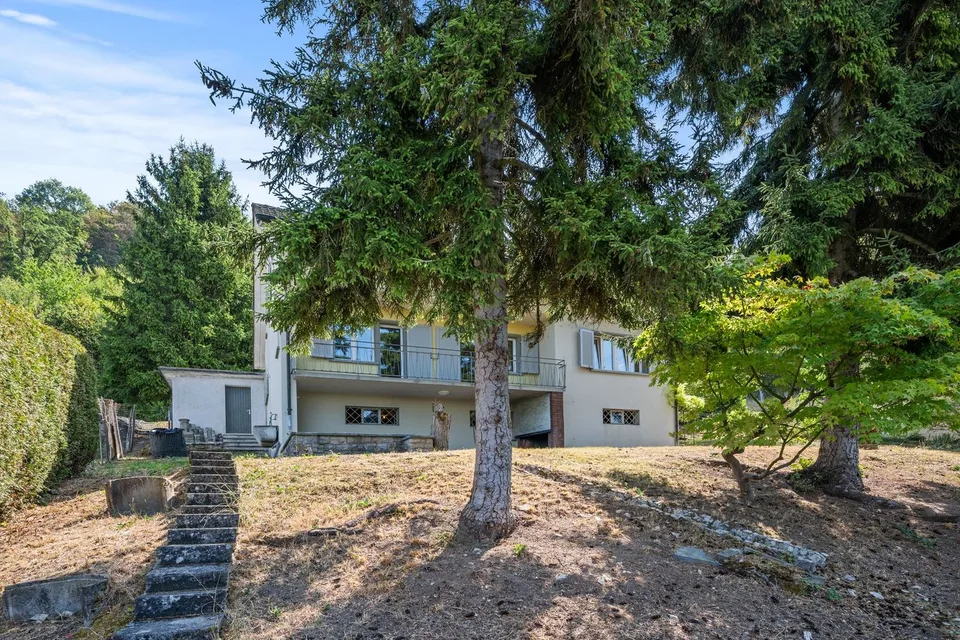 Casa unifamiliare di 6,5 locali in una posizione familiare con grande giardino
