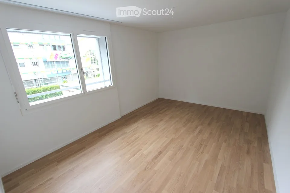 Helle 3-Zimmer-Wohnung im 8. Stock mit Balkon und schöner Aussicht in Zofingen