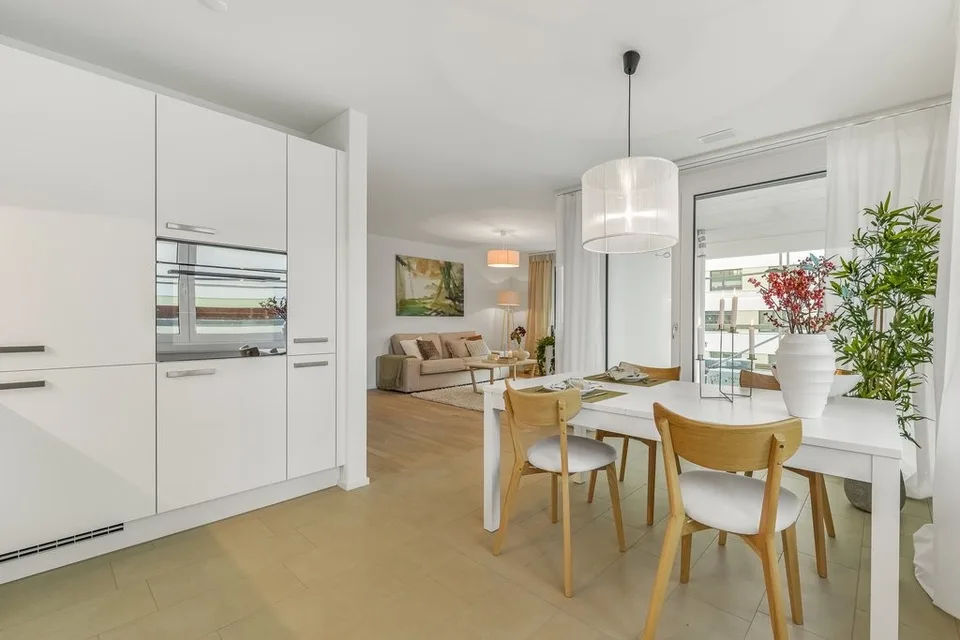 Traumhaft helle & moderne Wohnung an Top-Lage