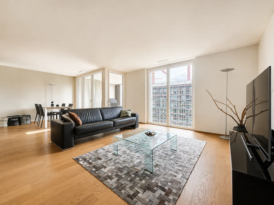 Modern 3-room apartment with balcony on the 5th floor in Schlieren