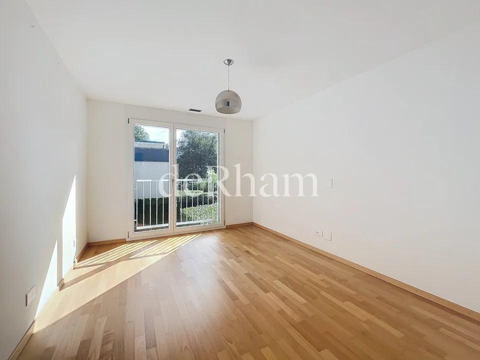 Splendid individual villa with 7 rooms on the edge of the forest!
