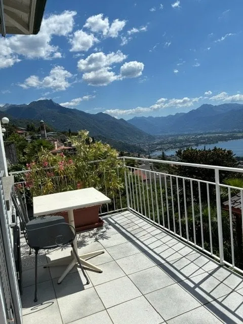 Small Apartment with Lake and Mountain View