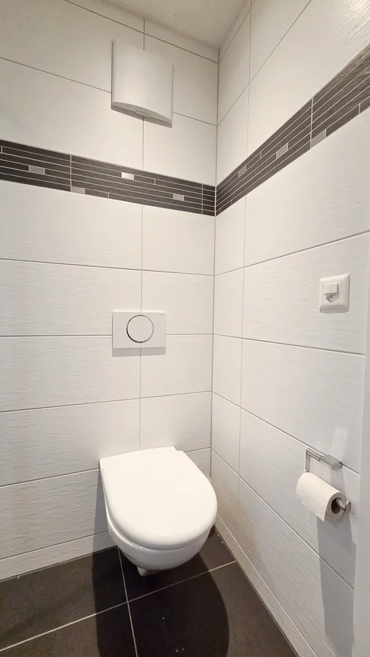 Appartement neuf et moderne de 5 ½ pièces dans une maison de 5 parties avec sa propre buanderie