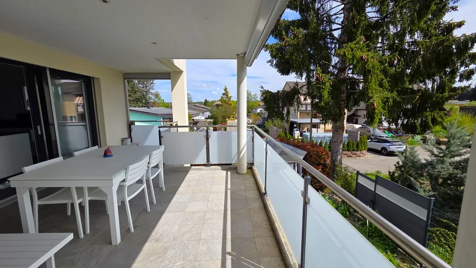 Appartement neuf et moderne de 5 ½ pièces dans une maison de 5 parties avec sa propre buanderie