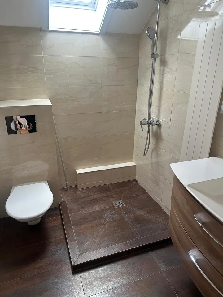 Charmant appartement de 3,5 pièces en mansarde à Hitzkirch
