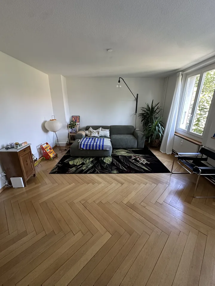 Appartement meublé 3.5 pièces avec jardin d'hiver en sous-location de décembre à janvier, 1 minute de Breitschplatz