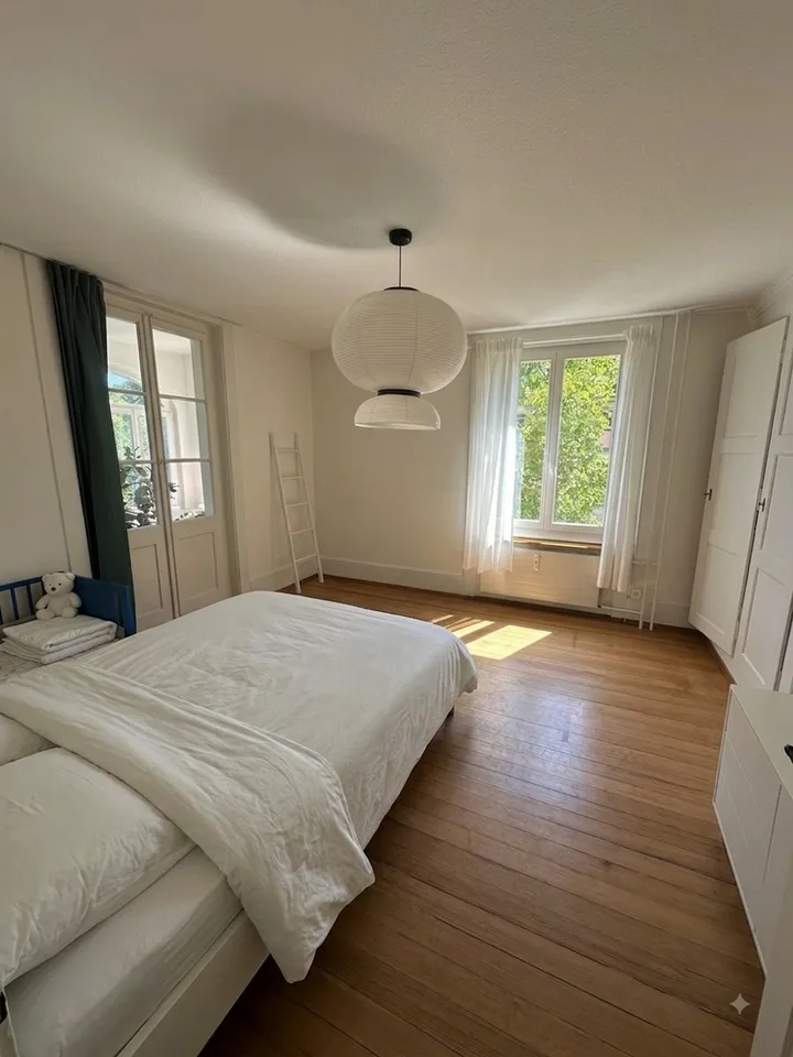 Befristete Möblierte 3.5-Zimmer-Wohnung mit Wintergarten  Untermiete DezJan, 1 Min. vom Breitschplatz