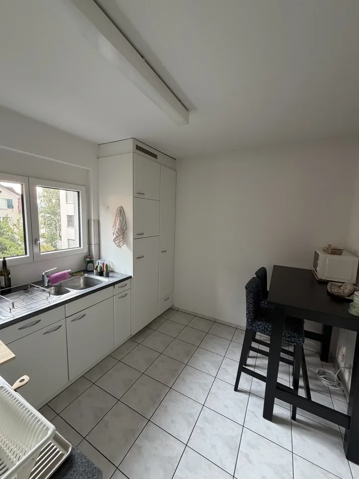 ab sofort: helle 3 Zimmer Wohnung in Nähe von Bahnhof Oerlikon