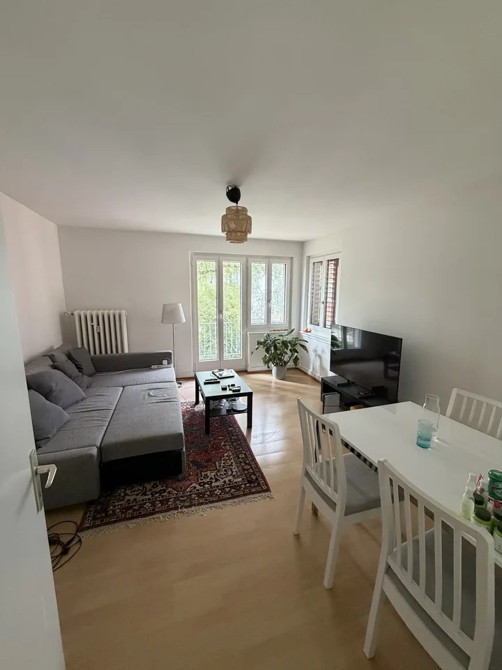 ab sofort: helle 3 Zimmer Wohnung in Nähe von Bahnhof Oerlikon