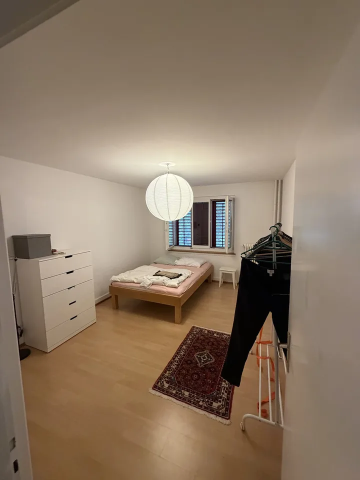 ab sofort: helle 3 Zimmer Wohnung in Nähe von Bahnhof Oerlikon