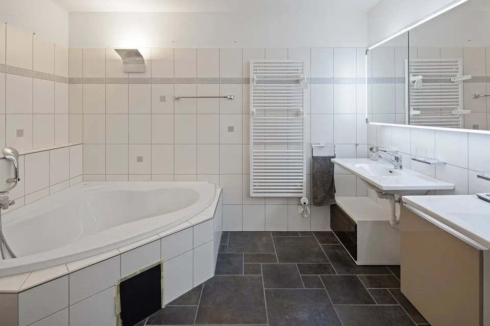 Vasta oasi residenziale con vista panoramica e terrazza sul lago di Hallwil