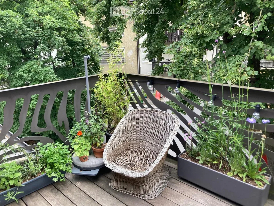 Charmante 3-Zimmer-Wohnung mit Kamin und Balkon am Spalentorweg, Basel