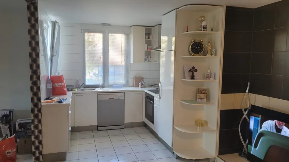 YVERDON-LES-BAINS (QUARTIERE FONTENAY) - 2,5 LOCALI IN AFFITTO CON GIARDINO E TERRAZZA