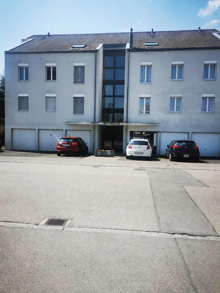 YVERDON-LES-BAINS (QUARTIERE FONTENAY) - 2,5 LOCALI IN AFFITTO CON GIARDINO E TERRAZZA