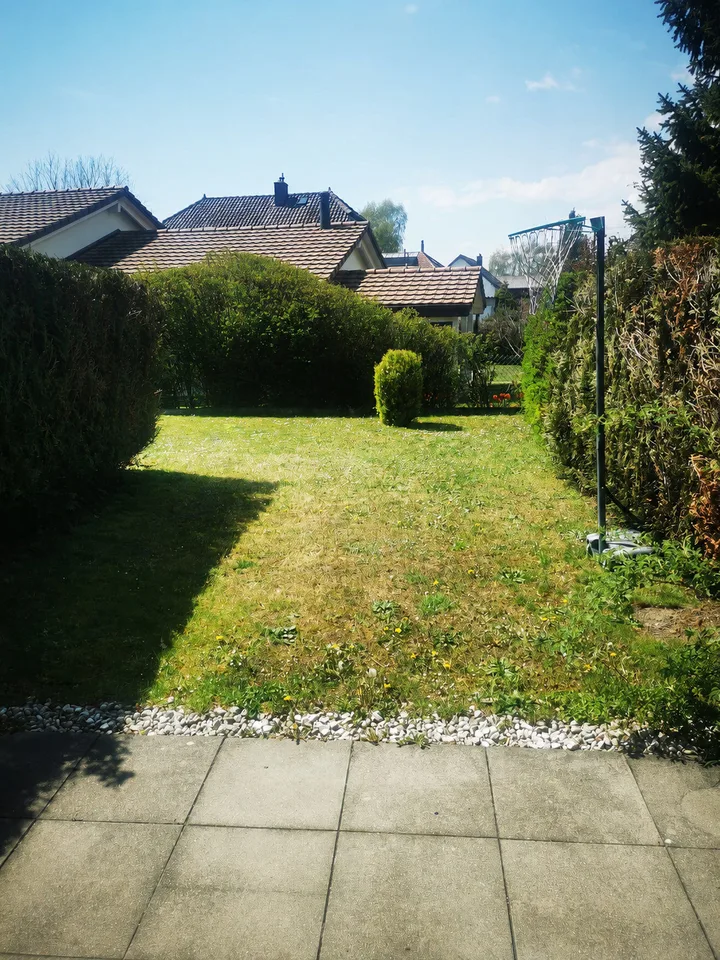 YVERDON-LES-BAINS (QUARTIERE FONTENAY) - 2,5 LOCALI IN AFFITTO CON GIARDINO E TERRAZZA