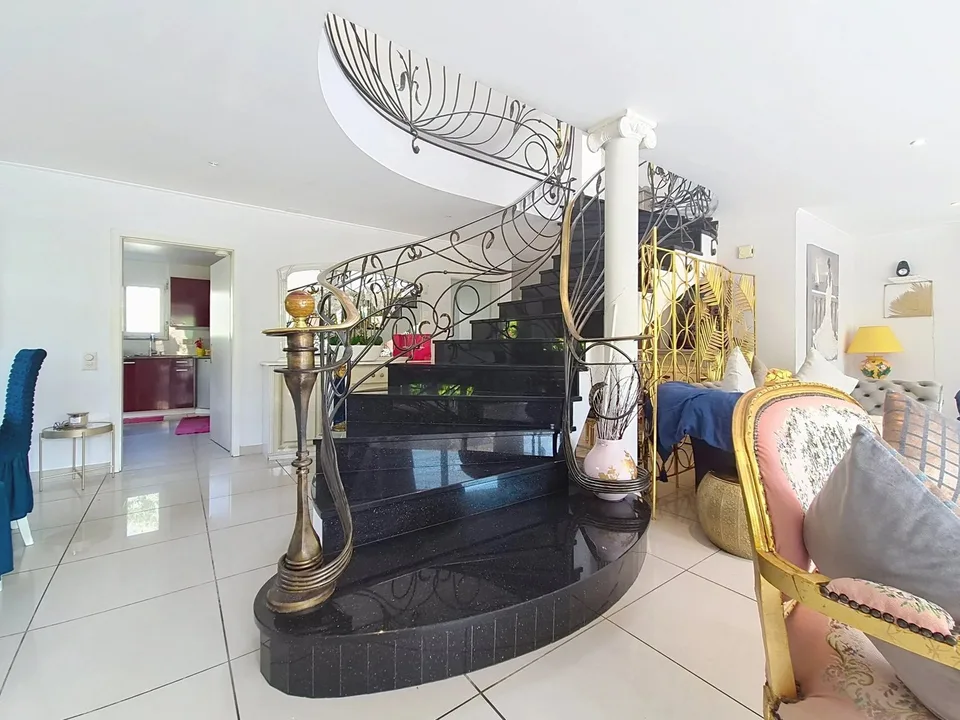 Einzigartige Villa im Herzen von Sierre, in der Nähe des Lake Géronde!