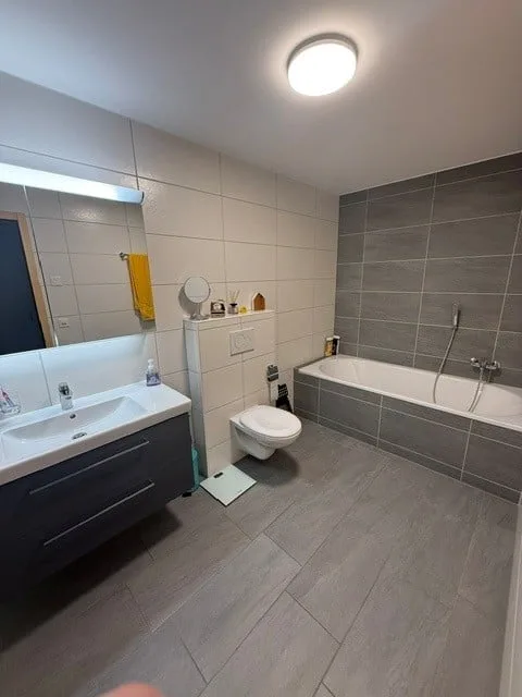 Charmant appartement 4.5 pièces à Ried-Brig – Moderne, confortable et sans obstacle