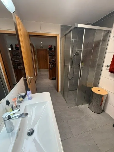 Charmant appartement 4.5 pièces à Ried-Brig – Moderne, confortable et sans obstacle