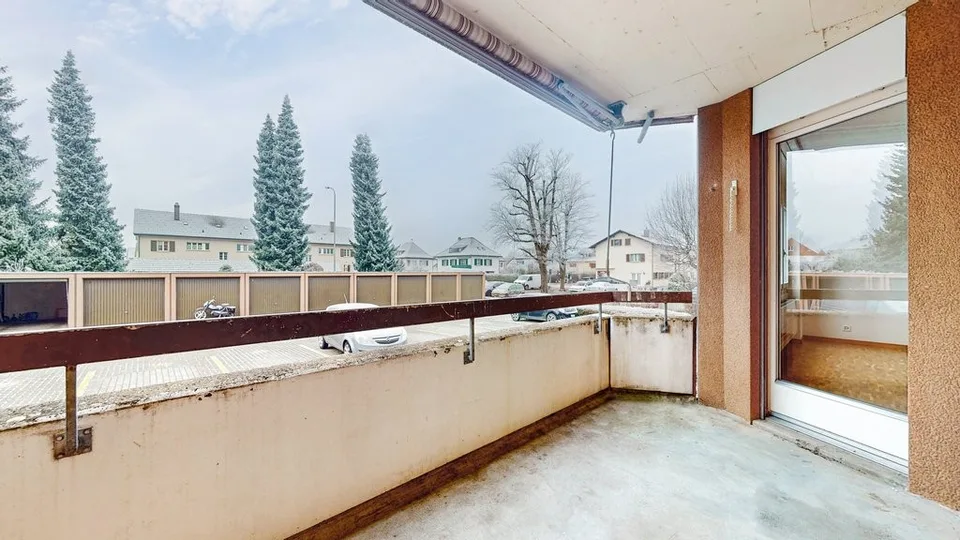 Large 4.5 room apartment in Langental