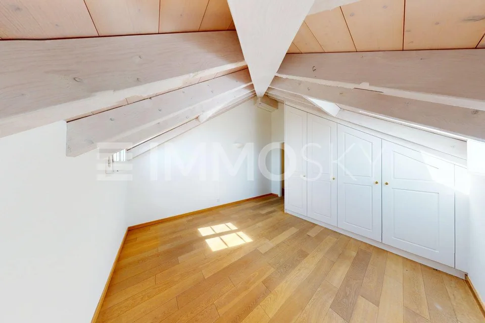 In the heart of Mont-sur-Rolle: Exceptional House – photo 22 of 28