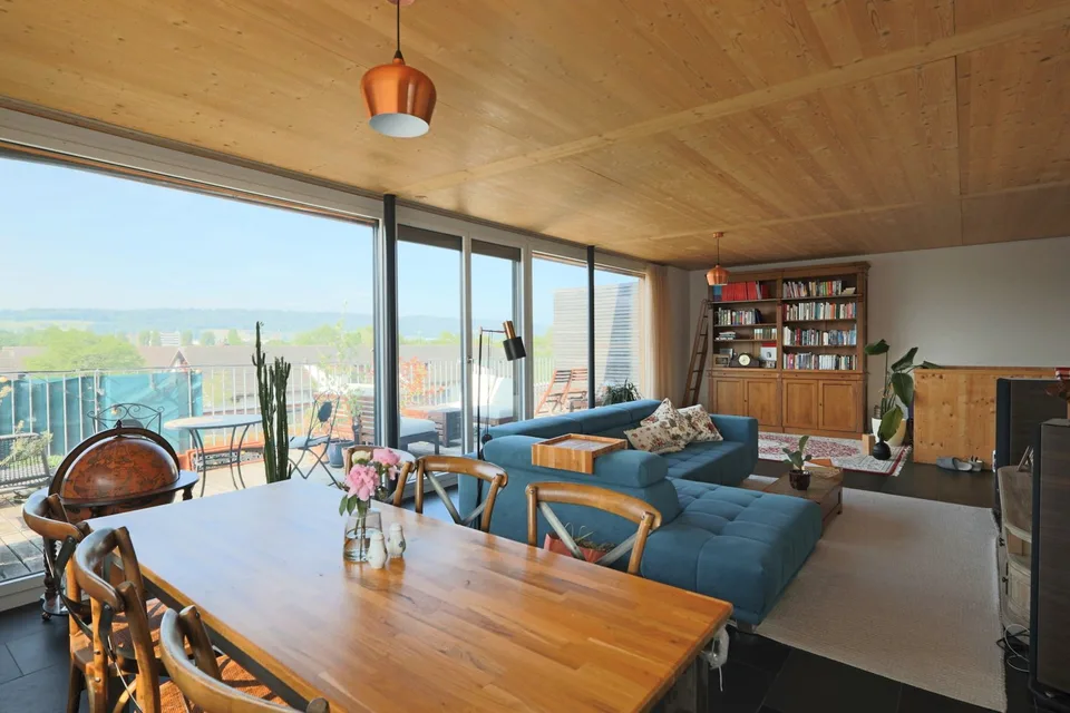 Moderne 4.5-Zimmer-Attika-Maisonette in ökologischer Vorzeige-Siedlung mit grosser Terrasse