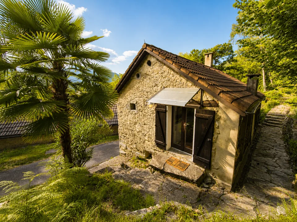 Delizioso Rustico nel villaggio idilliaco di Gorduno