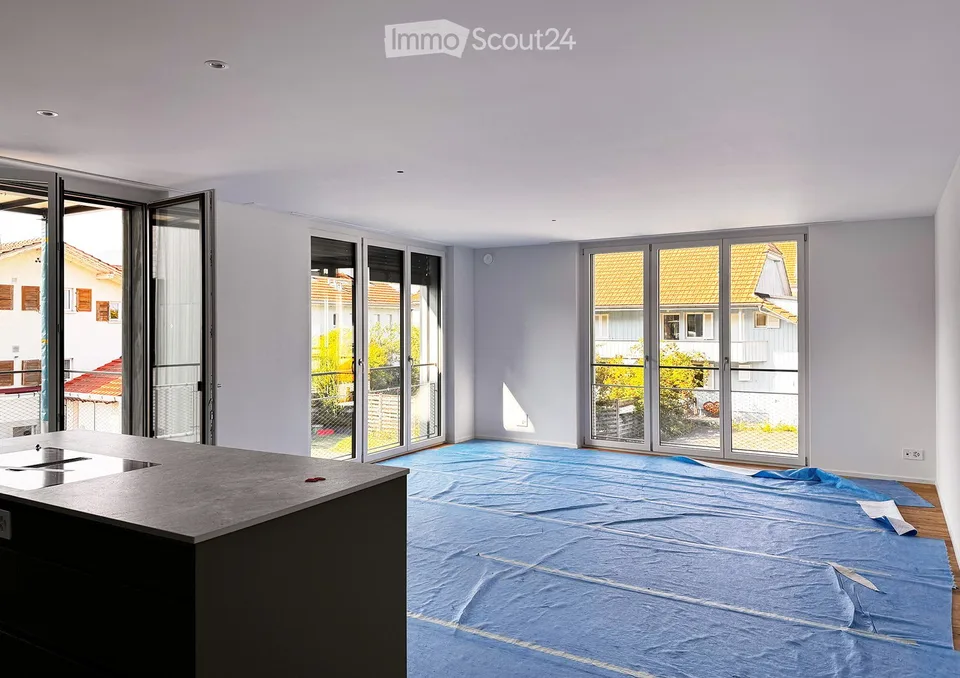 Premier location : appartement de 4,5 pièces neuf avec balcon à Heimberg