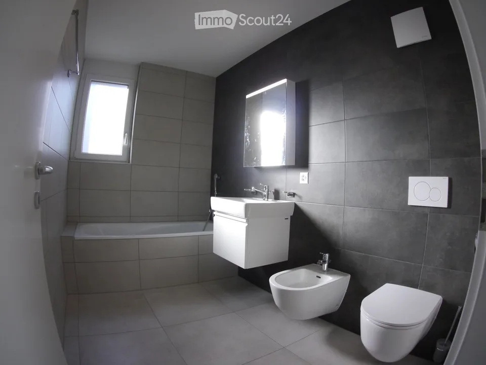Appartement dans maison indépendante / Wohnung in freistehendem Einfamilienhaus