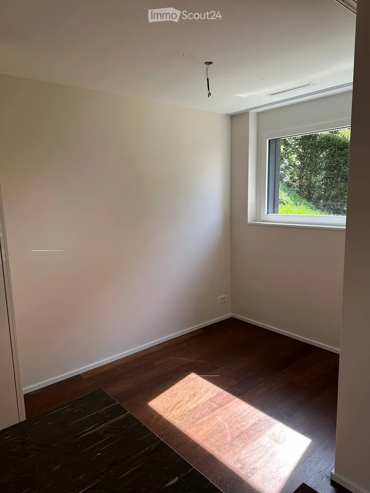Appartamento moderno 2.5 locali con balcone e sauna in una posizione tranquilla a Zurigo 8044
