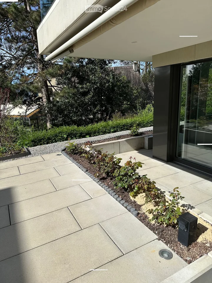 Appartamento moderno 2.5 locali con balcone e sauna in una posizione tranquilla a Zurigo 8044