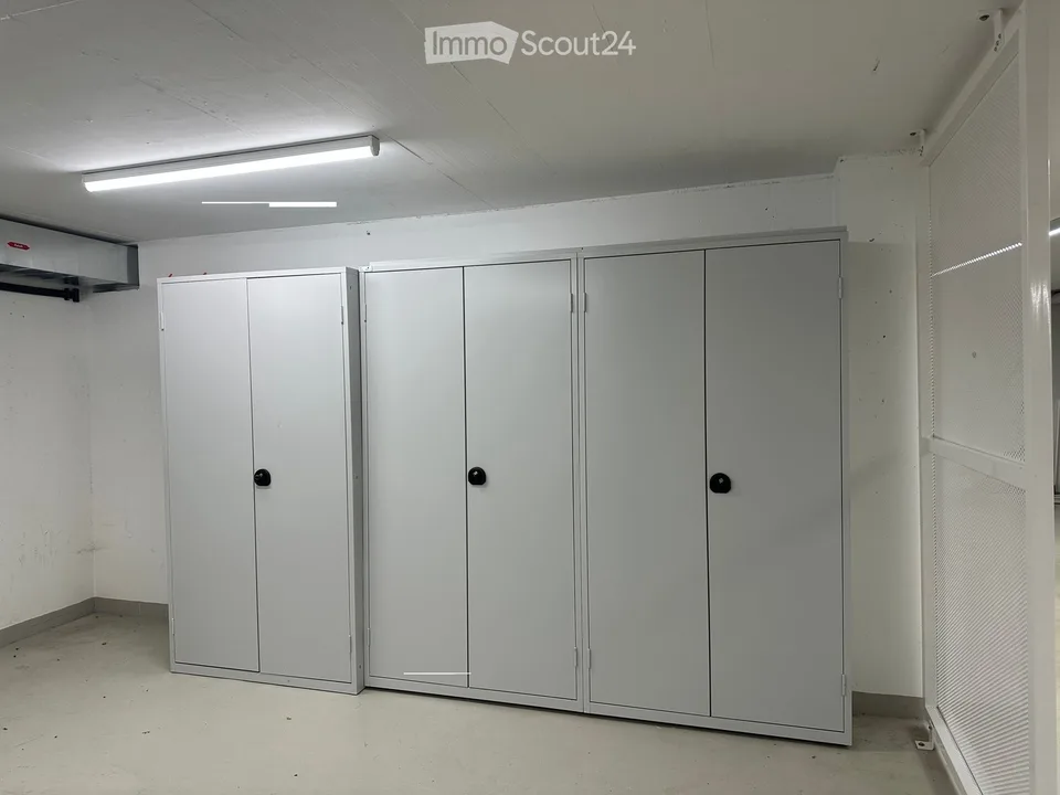 Appartamento moderno 2.5 locali con balcone e sauna in una posizione tranquilla a Zurigo 8044