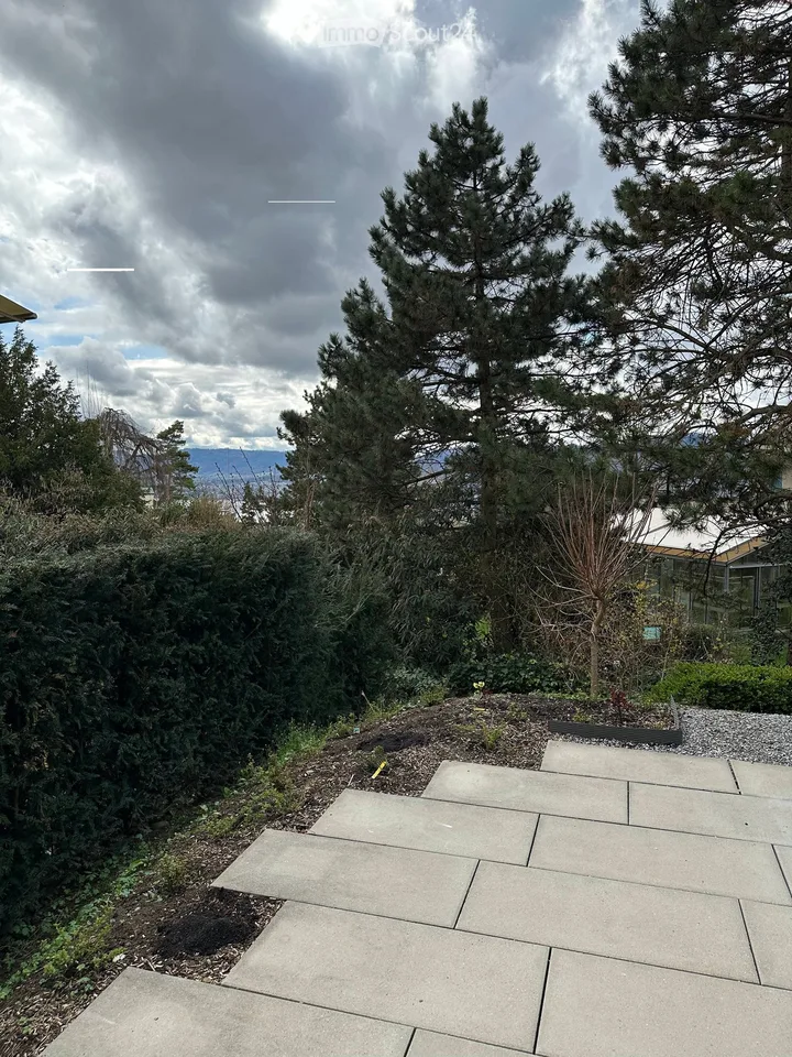 Appartamento moderno 2.5 locali con balcone e sauna in una posizione tranquilla a Zurigo 8044