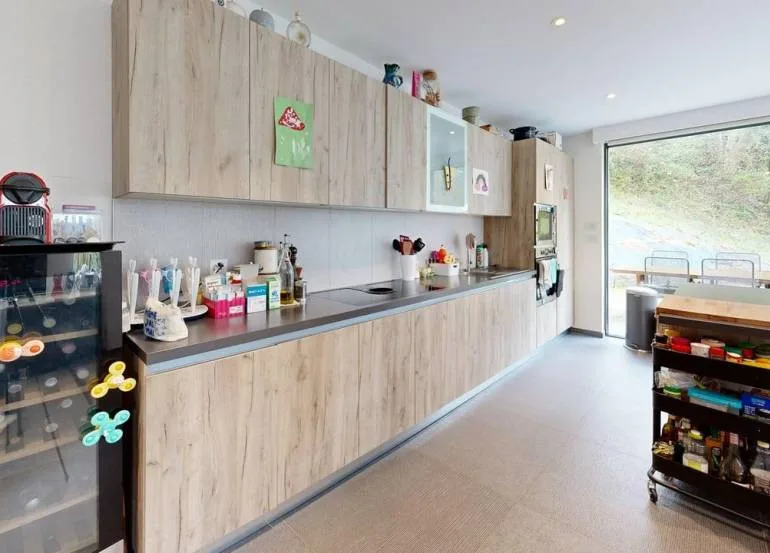 LES MONTS-DE-CORSIER - VILLA A SCHIERA CONTEMPORANEA DI 5.5 LOCALI