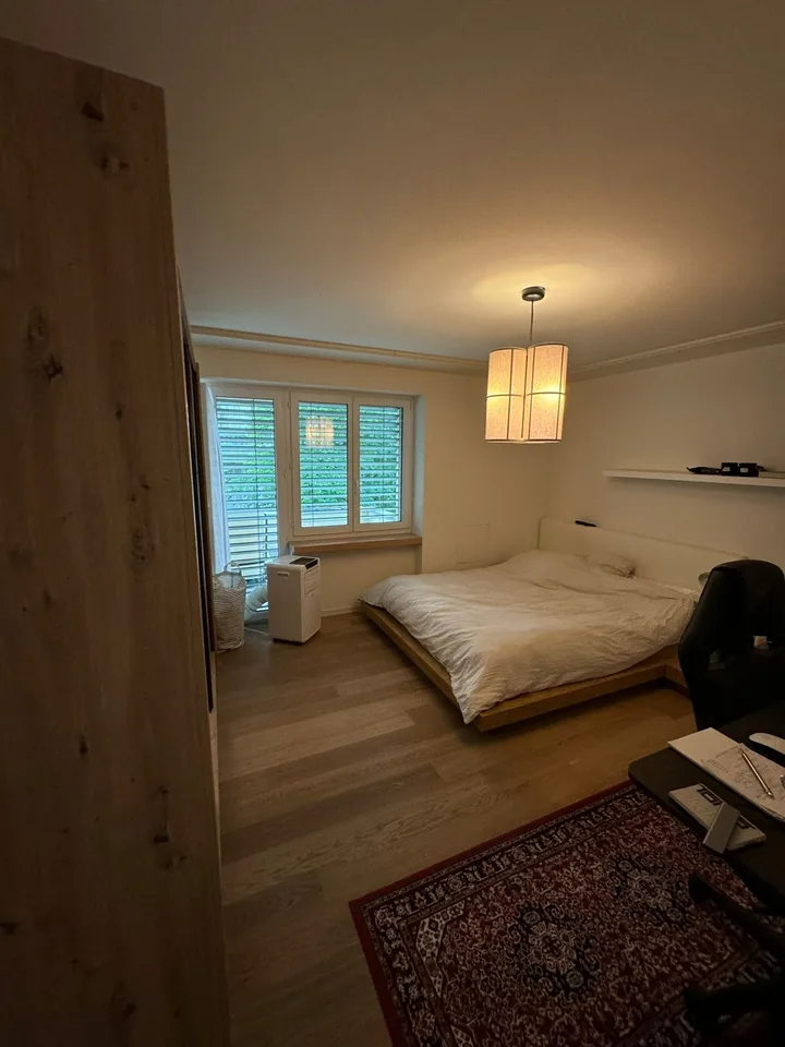 Möblierte 2-Zimmer-Wohnung mit Balkon & Terrasse  Enge, 5 Min. zum Paradeplatz (Befristet)