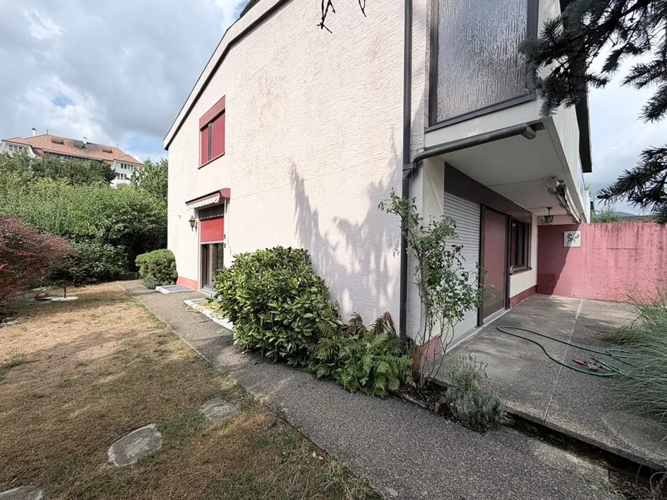 Semi-detached house, Delémont - 530000