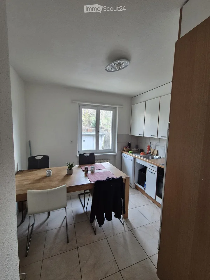 Bel appartement lumineux 4 pièces 1er étage gauche